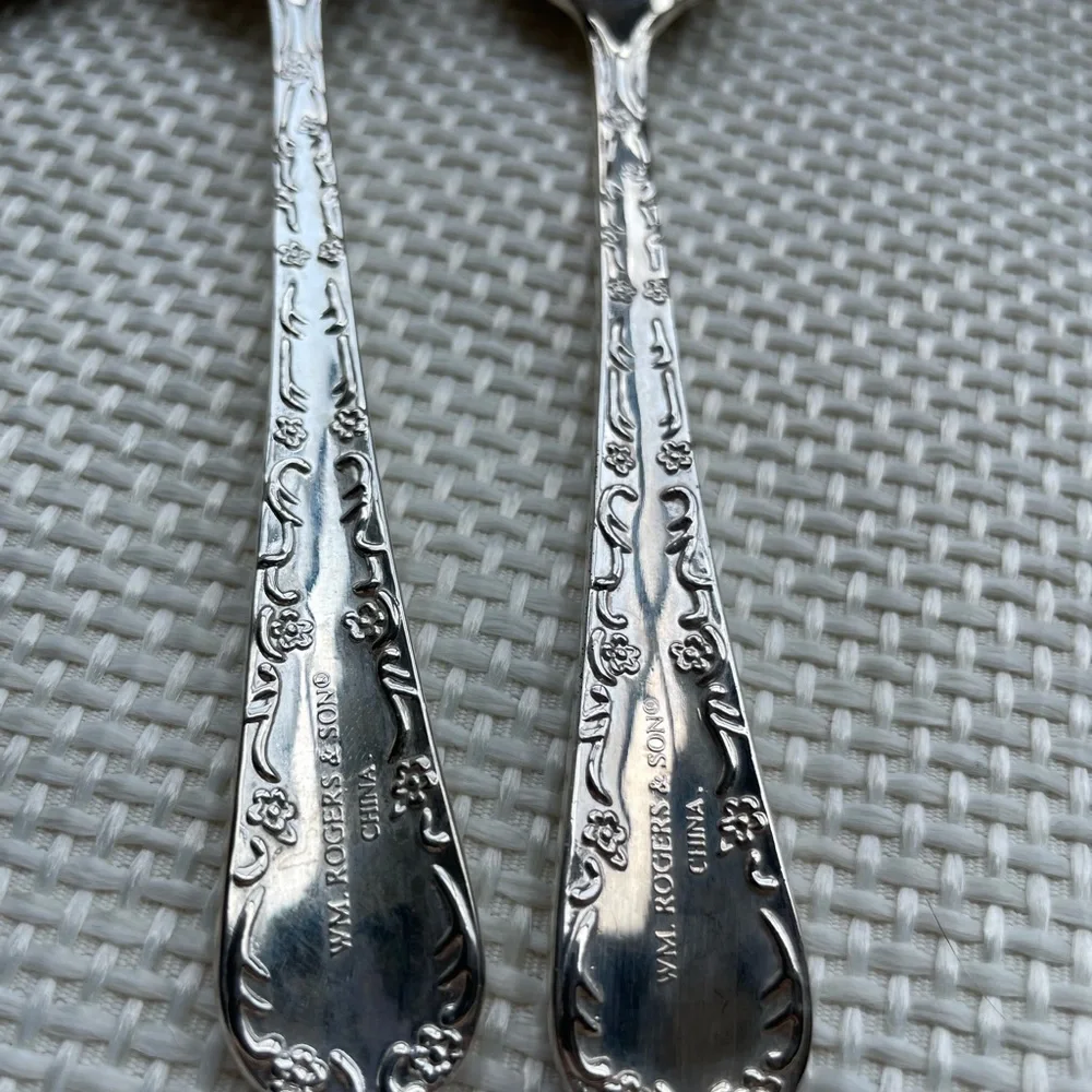 WM Rogers Silverplate set of 8 coffee spoons Enchanted Rose design
